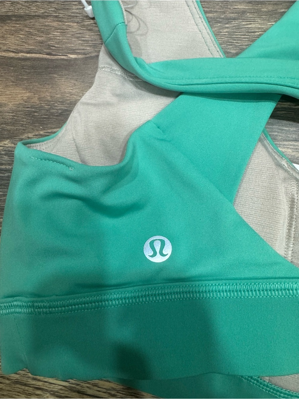 lululemon athletica Envital Bra B/C Green Cross-Back Sports Bra - Picture 3 of 5